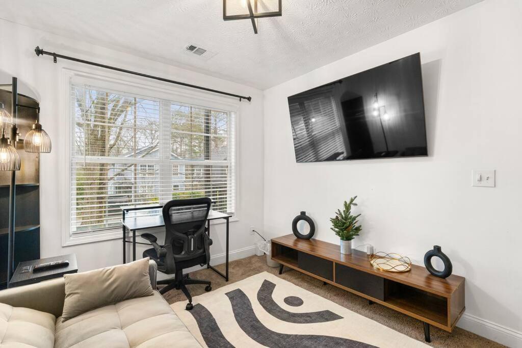 Modern 3Bd,2Ba Townhome Near Stadiums In Metro-Atl Атланта Экстерьер фото