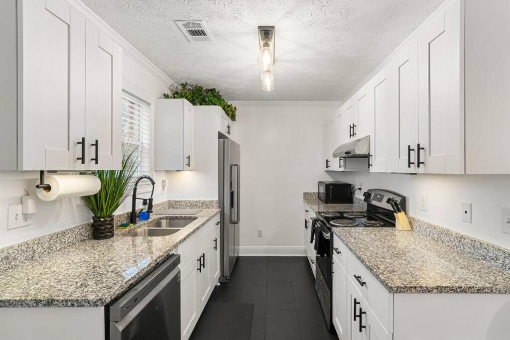Modern 3Bd,2Ba Townhome Near Stadiums In Metro-Atl Атланта Экстерьер фото